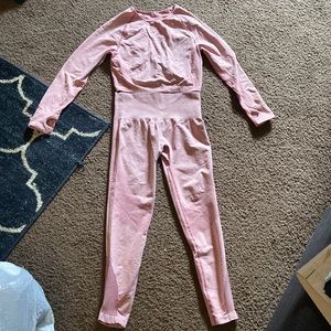 Light pink workout leggings and matching crop top Size L but is small